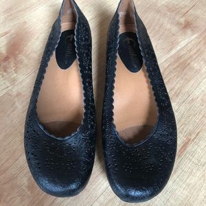 Earthies Ballet Flats